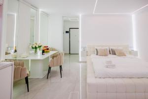 Cloud Studio with Free Private Parking & Self Check-In