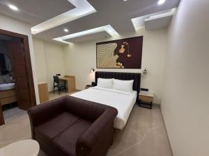 Saltstayz Premier Noida Sector 135 Expressway