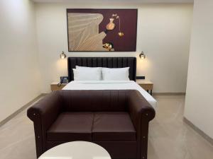 Saltstayz Premier Noida Sector 135 Expressway