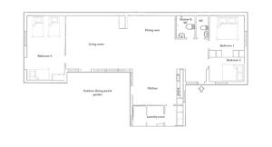 Countryside house near lake, golf course & castle