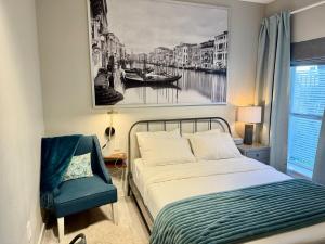 Contemporary 2BR Houston Guest Suite