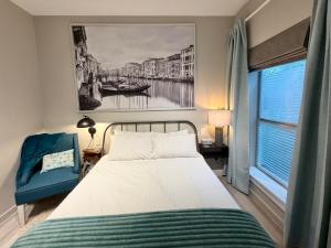 Contemporary 2BR Houston Guest Suite