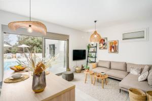 Stylish Villa Tessera with Private Pool, BBQ Area & Patio!
