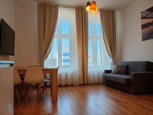 Old Town Apartments - B29