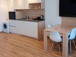 Old Town Apartments - B29