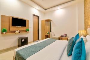 Hotel Grand Sky Nest suites Near International Airport