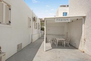 Pleasure Blackbeach Studios