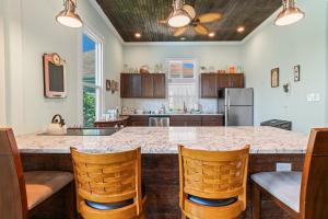 Make new memories at Galvez Cottage