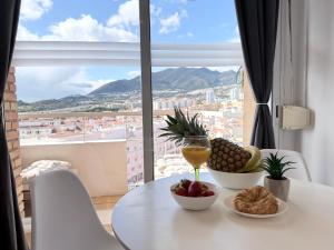 Vistas al mar y piscina Ático en Benalmádena cerca a la playa