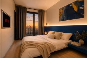 Central Bucharest 2BR with Balcony on Calea Victoriei