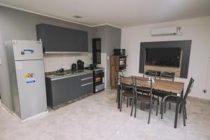 NUEVO Alojamiento con Pileta, Parrilla y Estacionamiento en Puerto Iguazú