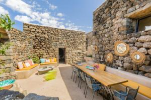 Dammusi with panoramic pool in Pantelleria