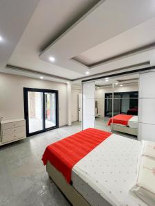 Villa with Luxury Pool in Dalaman