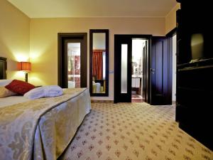 Mercure Roma West