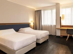 Mercure Roma West