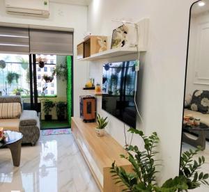 Happiest Homestay 2 - Manor Crown Huế - Căn Góc 3 phòng ngủ View Hồ Bơi Mái Che, Máy Giặt Sấy, Bếp Điện và Lò Vi Sóng