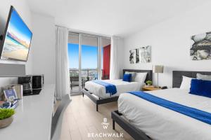 High Floor Studio w Resort Living & Beach