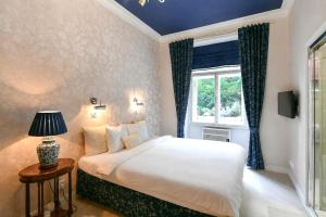 Charles Bridge 3 min, Garden, Quiet, Historic Heart, MarsyHome Prague