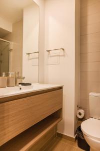 Chic Providencia Apt 2BR 2BA Sleeps 5