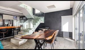 Boutique Home, The Peak of Luxury