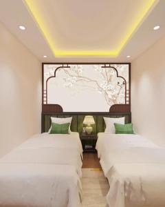 Alley Garden Hotel & Spa, 300m by Hoan Kiem Lake