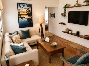Daytonia Caribbean Private Estate-15 min Pto Viejo, 2 pools, Pickleball