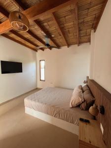 Linda Casa con Piscina a 1 minuto de Playa-Los Organos