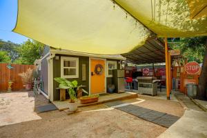 San Antonio Tiny Home, 4 Mi to Brackenridge Park