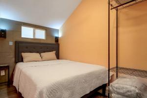 San Antonio Tiny Home, 4 Mi to Brackenridge Park