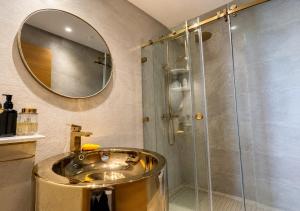 Luxurious Prestigia Apartment with View of Golf Course and Pools