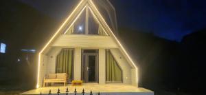 E&T-Cabin A frame