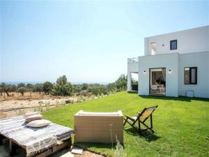 Secluded Villa with Panoramic Sea View