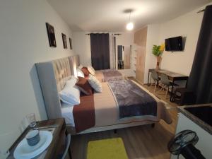 Via Alameda Suites, by Amaca