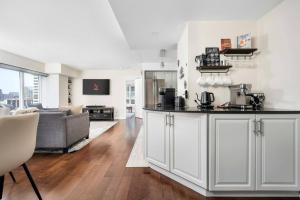 Centrally located 2 Bd 2 Bth + Parking - Apartment