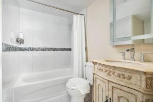 Centrally located 2 Bd 2 Bth + Parking - Apartment