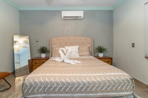 Family Friendly Casita, Sleeps 8, Gated parking, 1 mile to beach-Puerto Penasco