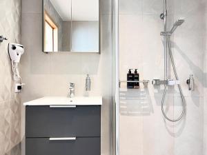Spacious & Sunny Riverside Apartment in Tartu