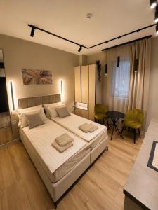 Alekos Apartments