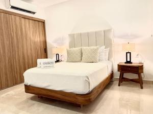 Moikkarentals Beachfront 1BR Harbor171-N1702 PV
