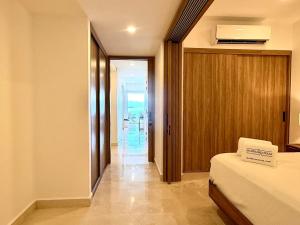 Moikkarentals Beachfront 1BR Harbor171-N1702 PV