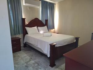 Hotel Enrique Gazcue Bed Breakfast and Parking