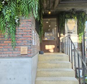 3 minutes on foot from Yeonsinnae Station I Gyeongbokgung Palace - Jongno 3-ga - Gwanghwamun - Bukhansan