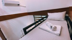 Modern Tropical Villa with pool near Tagaytay