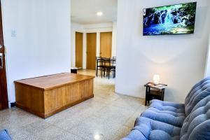 Lindo Apartamento 2 Habitaciones a 10 Minutos del Centro Comercial Sambil Candelaria en Caracas con Agua y Ascensor