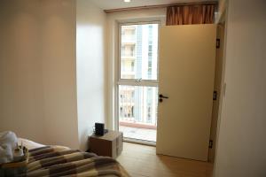 Venice Luxe Cozy 1 BedRoom, Pool, Netflix, Kitchen, Canal Mall Access for Max of 3 guests only