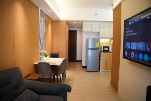 Venice Luxe Cozy 1 BedRoom, Pool, Netflix, Kitchen, Canal Mall Access for Max of 3 guests only