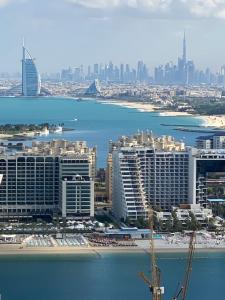 High end new 1 bed with Private beach Dubai Marina