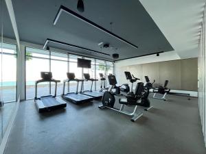 High end new 1 bed with Private beach Dubai Marina