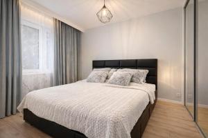 Elegant 1-Bedroom Flat With Balcony Near Wrocław