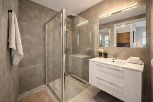 Elegant 1-Bedroom Flat With Balcony Near Wrocław